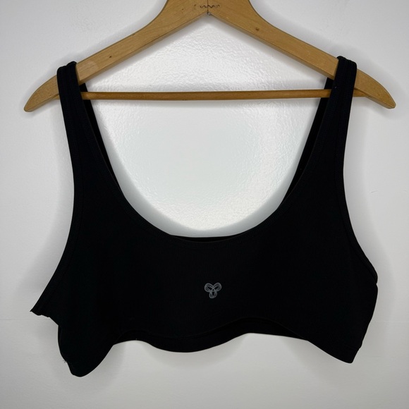 ARITZIA TNAction Black Ribbed Tumbler Sports Bra - Picture 3 of 5